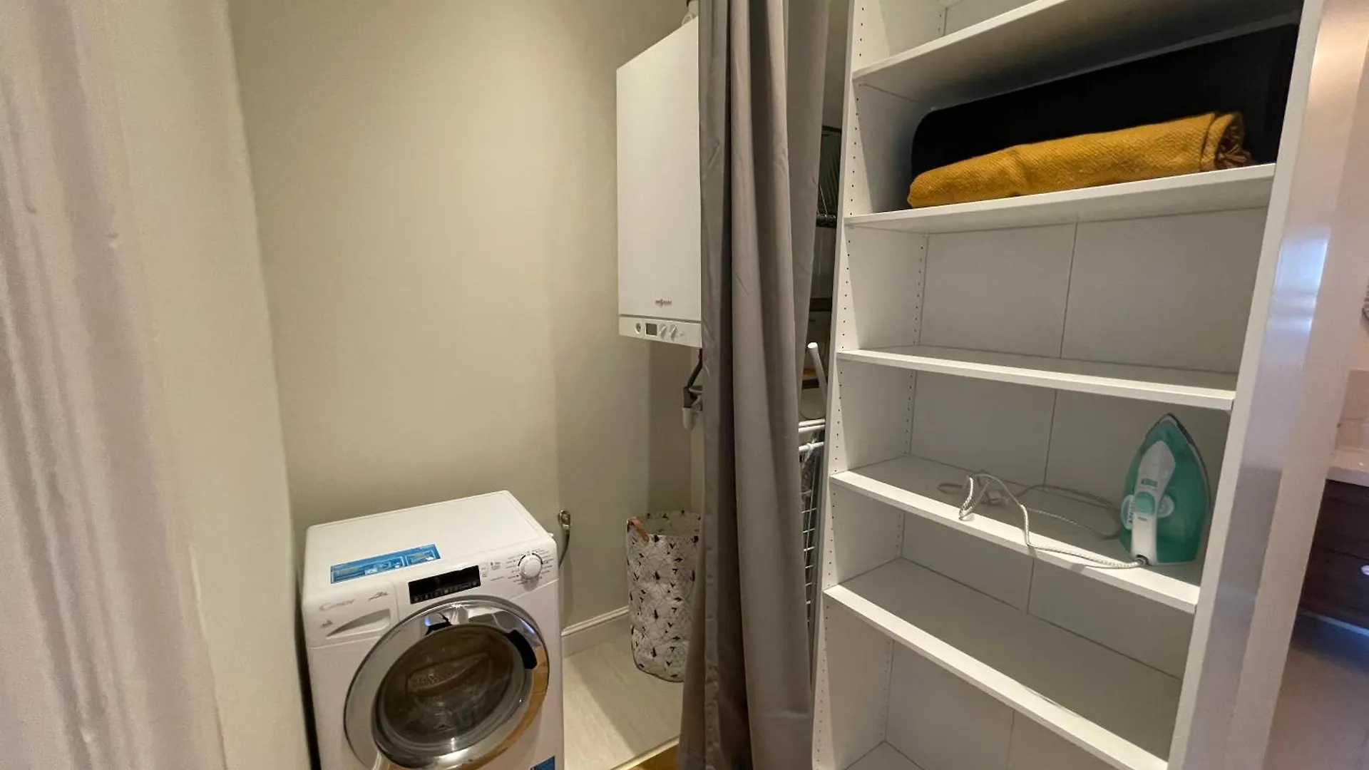 City Center 3, Elegant And Cozy 2Br In City Center! Budapest Hungary